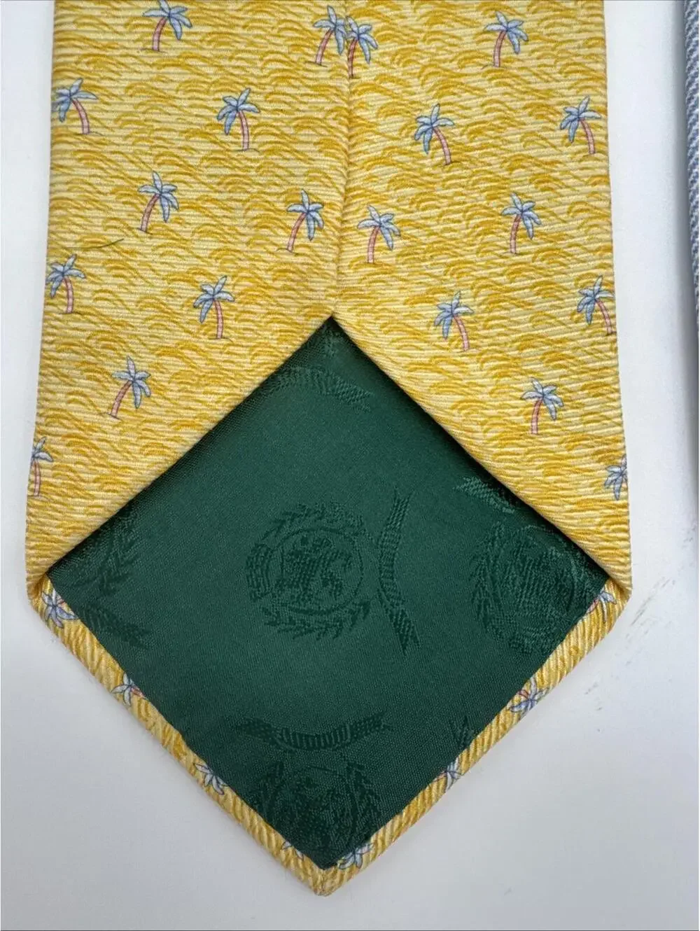 Tommy Hilfiger Men's Tie 100% Silk, Made In Italy Palm Trees-Loss Threads